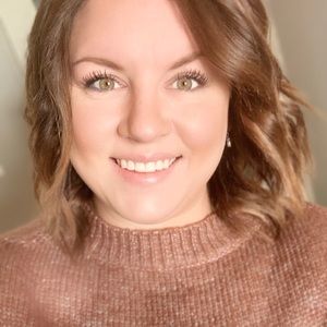 Meet your Posher, Claire